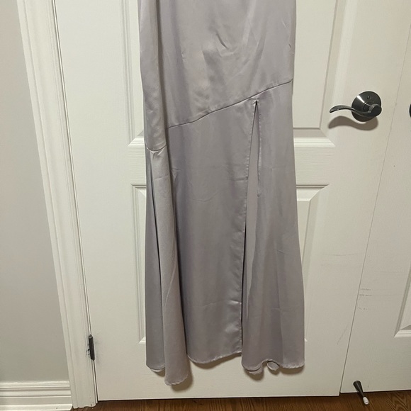 Silvery champagne satin dress Dynamite RSVP - Picture 3 of 7